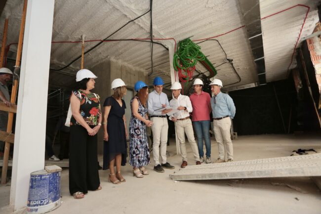 Gobierno y CEPER visitando obras casa Fernando de Tapia