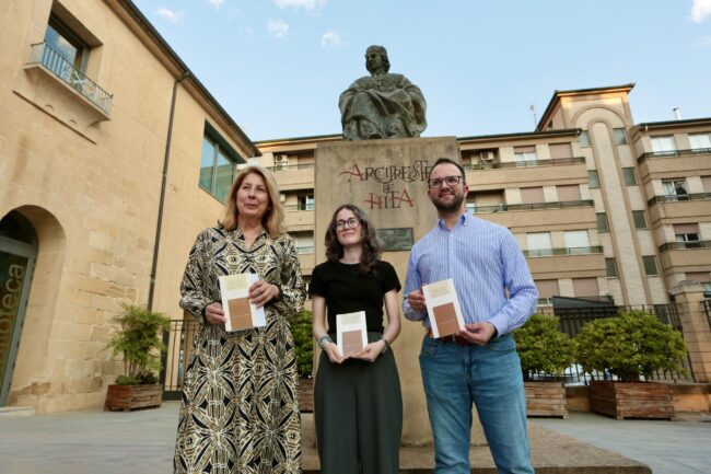 Presentación libro Paula F. Lupiáñez con Juanma y Mª Dolores Aguayo