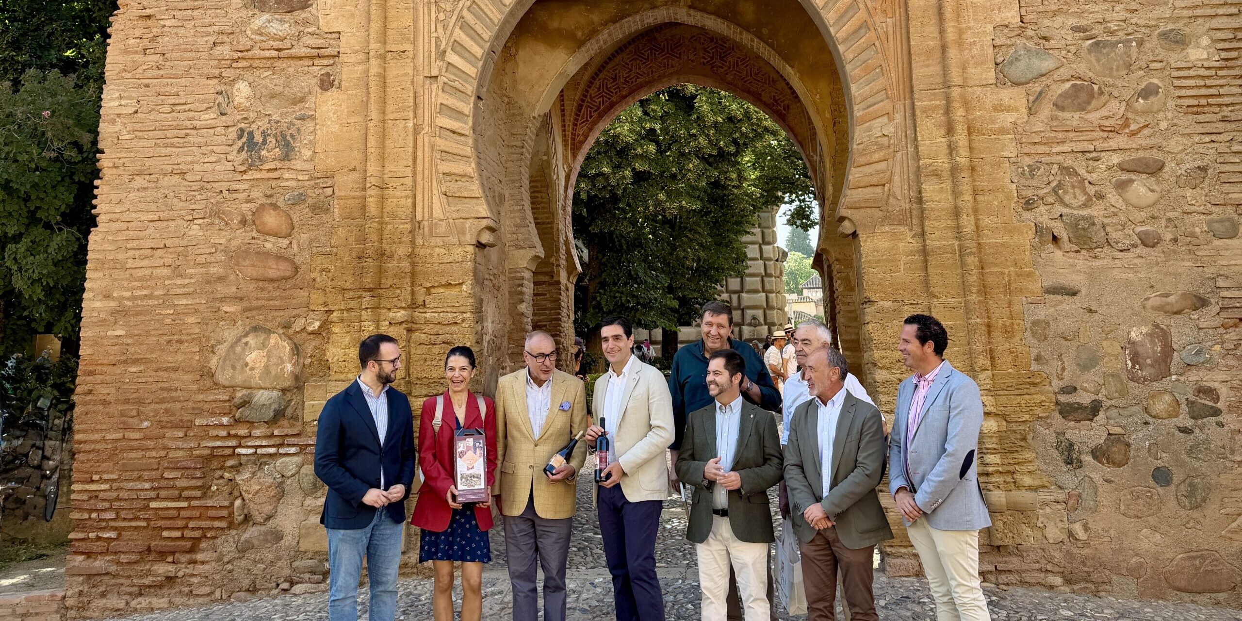 Presentación vinos Carlos V en Puerta del Vino de la Alhambra